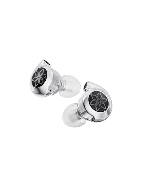 IEM FiiO FD11 con driver dinámico de carbono, doble cámara y doble imán. Graves profundos, 24Ω, cable 0.78 mm (2-pin) y plug 3.5 mm. Carcasa metálica.