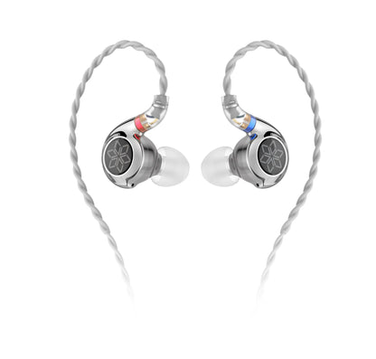 IEM FiiO FD11 con driver dinámico de carbono, doble cámara y doble imán. Graves profundos, 24Ω, cable 0.78 mm (2-pin) y plug 3.5 mm. Carcasa metálica.